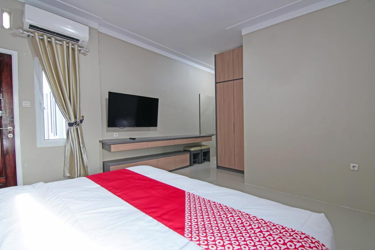 Oyo 91681 Raysa Homestay Pekanbaru Extérieur photo