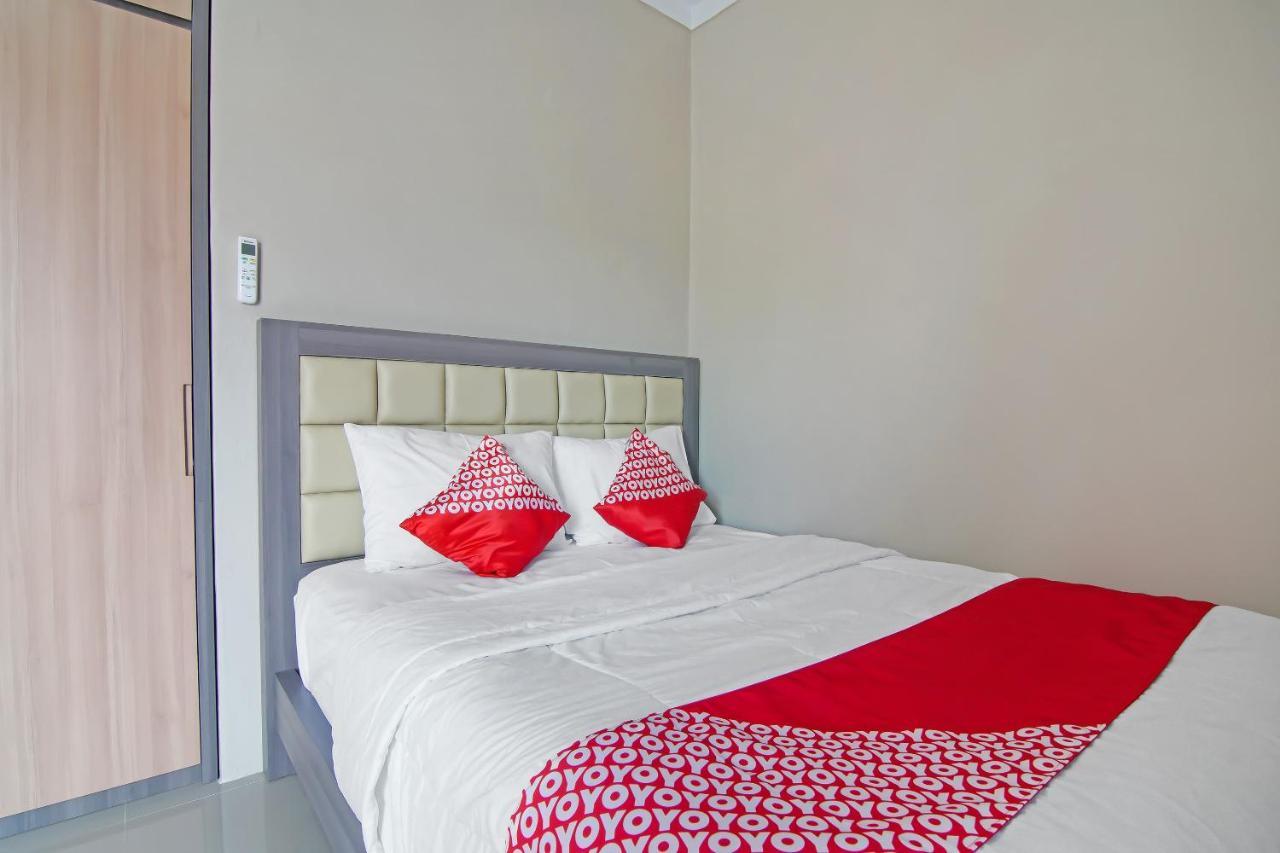 Oyo 91681 Raysa Homestay Pekanbaru Extérieur photo
